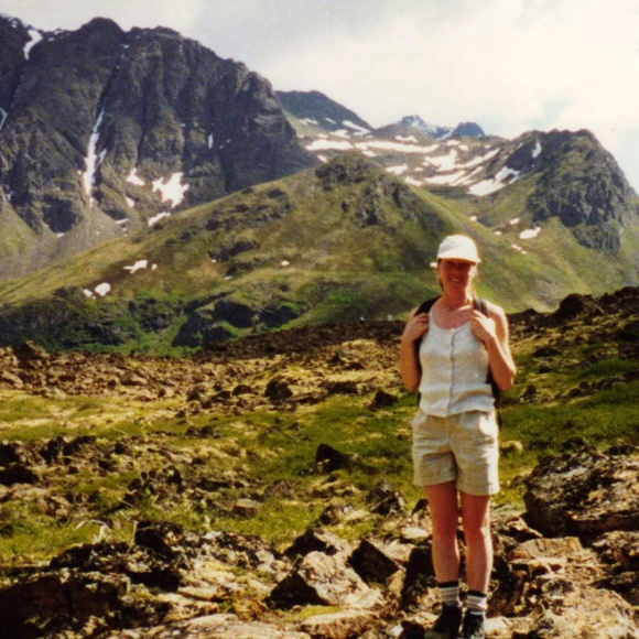 Hello! Thanks for stopping by my closet. - Picture 1 of 2